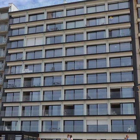 Studio 105 Op Zeedijk Met Frontaal Zeezicht 1Ste Verdiep Middelkerke Exterior foto