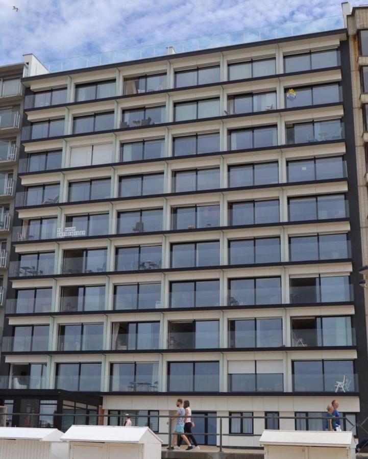Studio 105 Op Zeedijk Met Frontaal Zeezicht 1Ste Verdiep Middelkerke Exterior foto