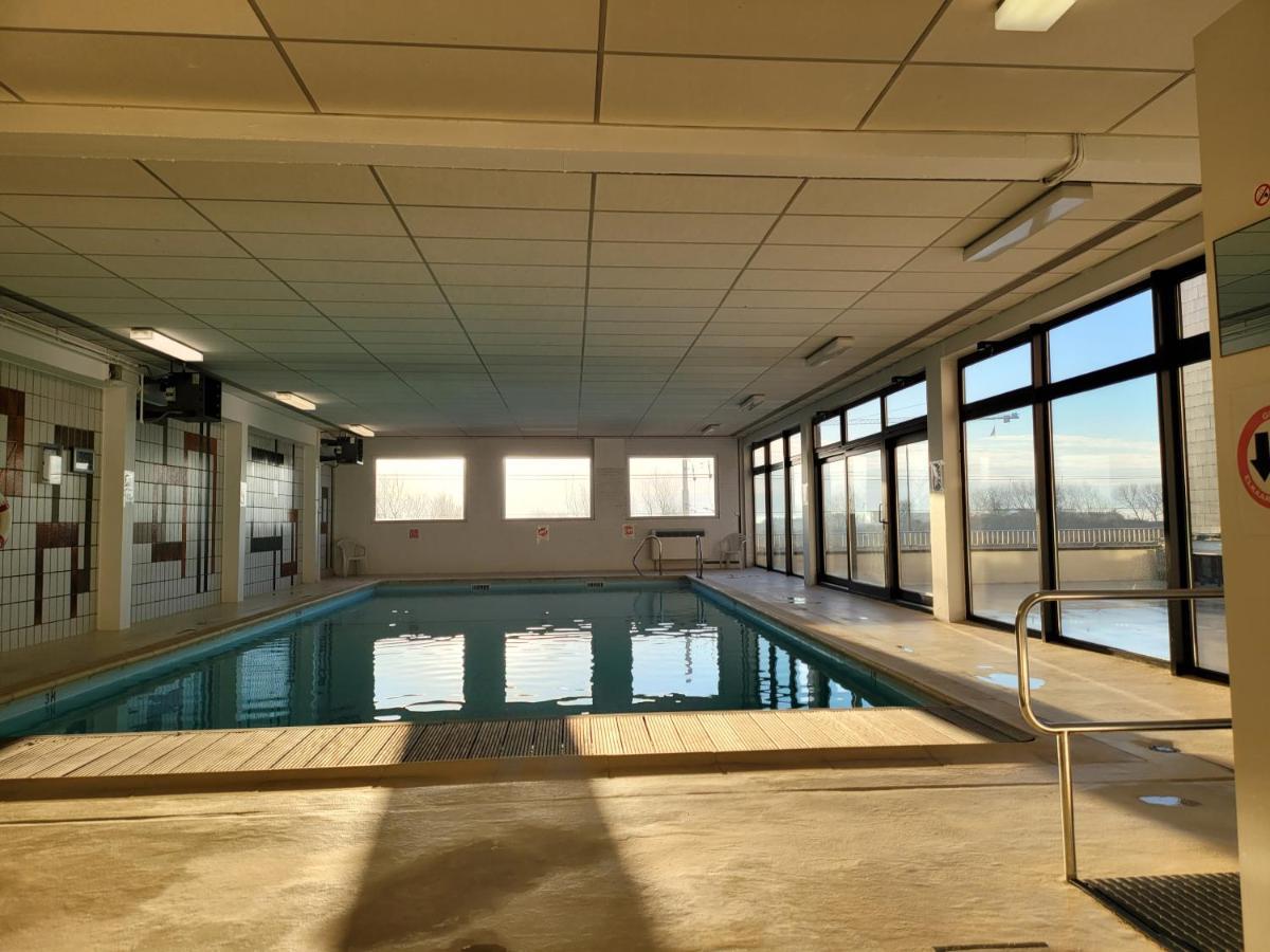 Studio 105 Op Zeedijk Met Frontaal Zeezicht 1Ste Verdiep Middelkerke Exterior foto